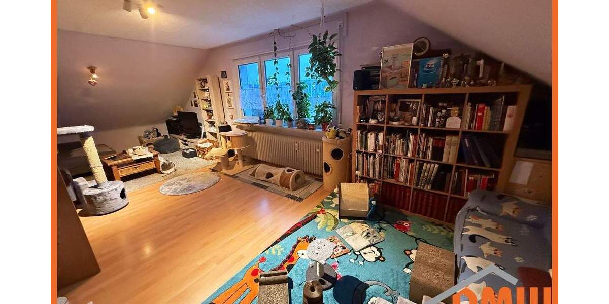 Helle und ruhige 3 ZKB (DG), Garage u Keller, TL-Bad m Du, EBK 3 zimmer
