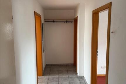 Erdgeschoßwohnung mit großer Terrasse in ruhiger Lage