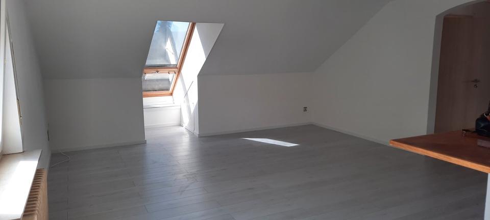 Dachgeschoßwohnung Klingenberg am Main - 3 Zimmer, 62 m&sup2;, 650&euro; | Angebot:26600563