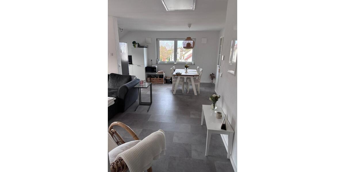 Dachgeschoßwohnung Fellbach - 3 Zimmer, 70 m&sup2;, 1.400&euro; | Angebot:24982600
