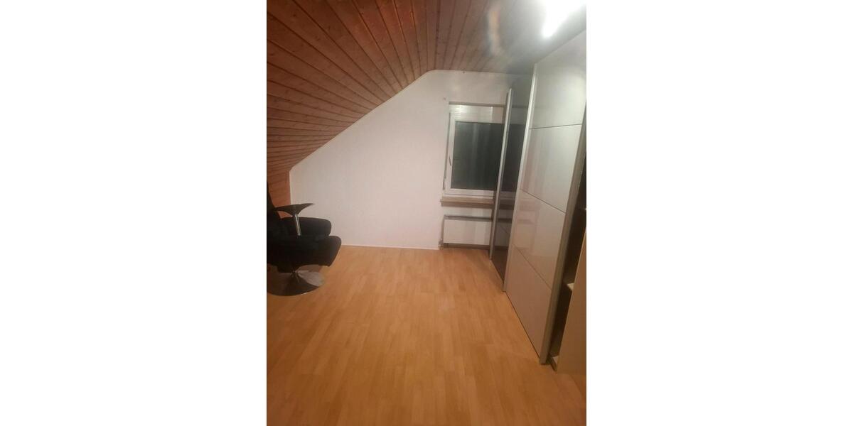 Dachgeschoßwohnung Unterreichenbach - 2.5 Zimmer, 67 m&sup2;, 550&euro; | Angebot:25960101