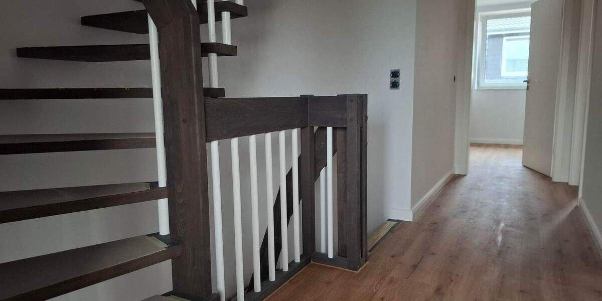 Doppelhaushälfte Quickborn - 5 Zimmer, 127 m&sup2;, 2.300&euro; | Angebot:23952098