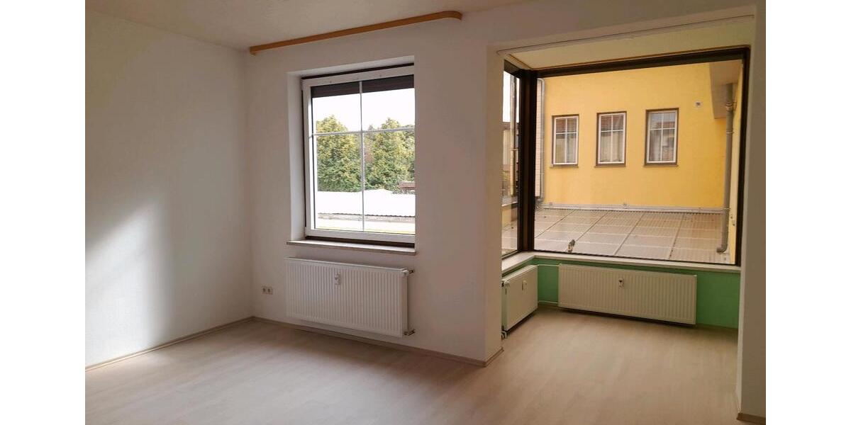 Etagenwohnung Groitzsch - 2 Zimmer, 70 m&sup2;, 490&euro; | Angebot:25831506