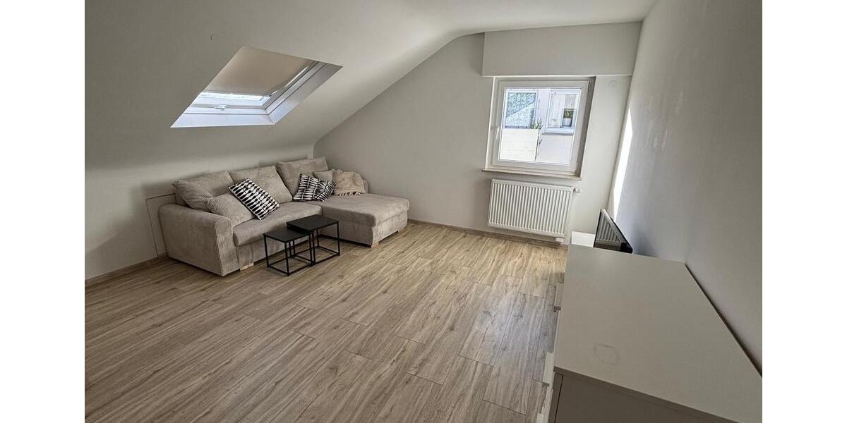 Dachgeschoßwohnung Backnang - 2.5 Zimmer, 66 m&sup2;, 720&euro; | Angebot:24838106