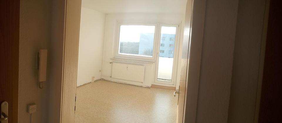 [ID 142] Helle 2-RaumWohnung, gute Infrastruktur, mit Küche