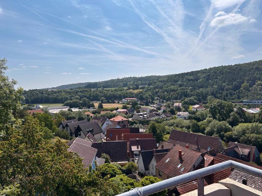 3 12 Zimmer Wohnung in Mühlacker-Lomersheim zu vermieten