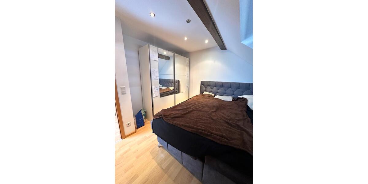 Dachgeschoßwohnung Homburg - 2 Zimmer, 75 m&sup2;, 700&euro; | Angebot:25082370