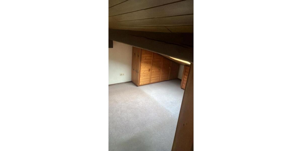 Dachgeschoßwohnung Weiskirchen - 1 Zimmer, 45 m&sup2;, 370&euro; | Angebot:24813699