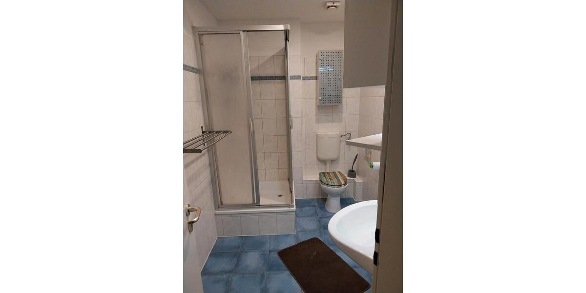 WG Zimmer ab 1.12 zur Untermiete Möbel bleiben drin 1 zimmer