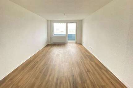 Wohnung Schwerin Großer Dreesch - 3 Zimmer, 82 m&sup2;, 801&euro; | Angebot:27285786