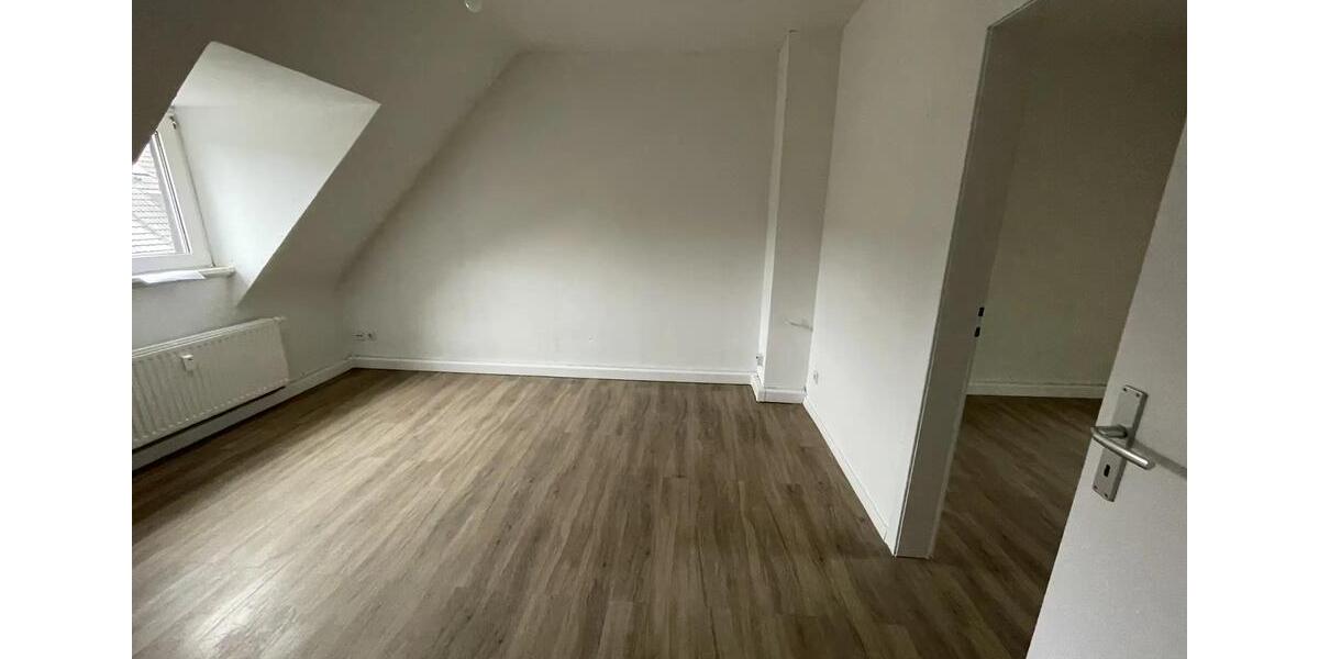 Dachgeschoßwohnung Gelsenkirchen Gelsenkirchen-Mitte - 2 Zimmer, 39 m&sup2;, 300&euro; | Angebot:26562091