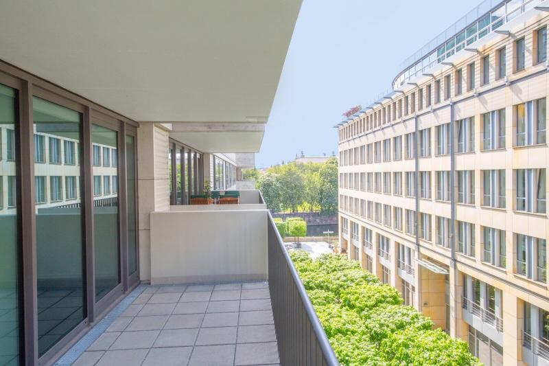 2 Zi-Whg mit Balkon am Berliner Dom mit Concierge EBK Aufzug u. TG (2.4) zimmer