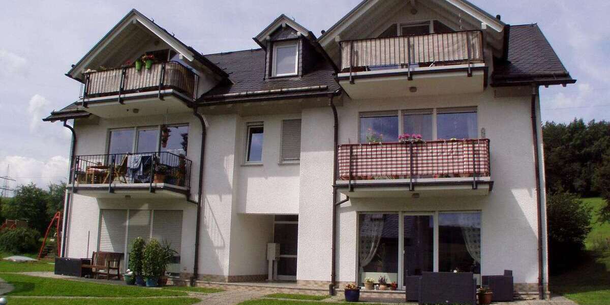 Etagenwohnung Siegen Feuersbach - 4 Zimmer, 160 m&sup2;, 880&euro; | Angebot:26214204