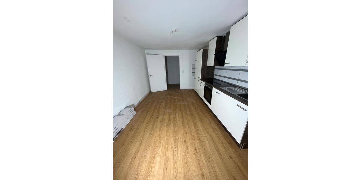 2 Zimmer Wohnung ! Frisch Saniert ! 2 zimmer