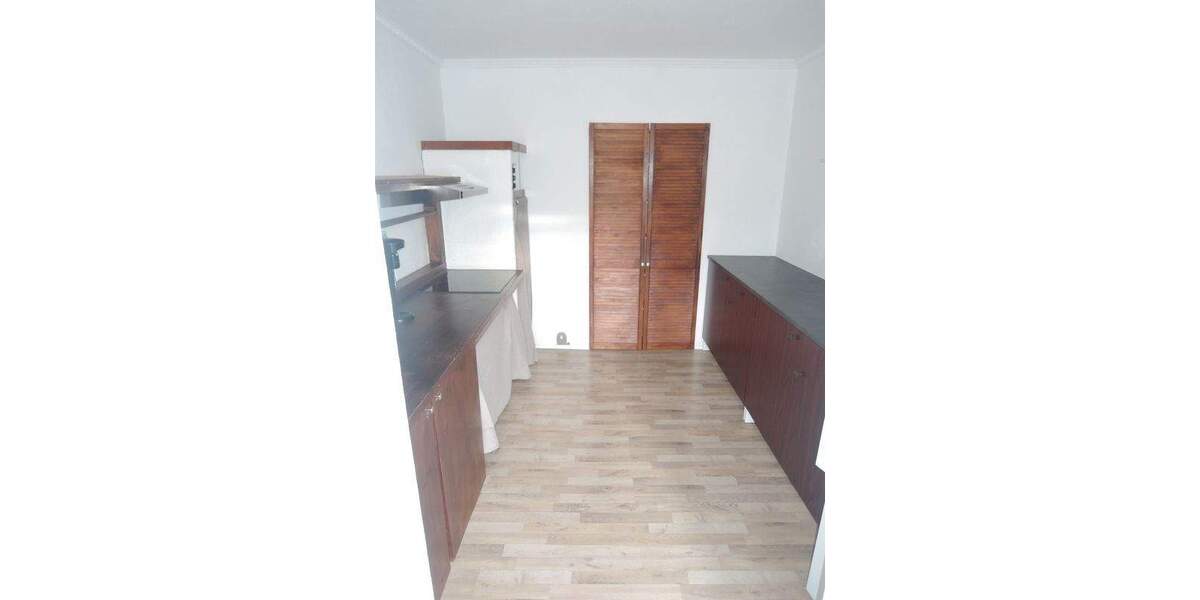 Gepflegte, helle Nichtraucher Eigentumswohnung mit Balkon und Tiefgaragenstellplatz in ruhiger Innenstadtlage 3 zimmer