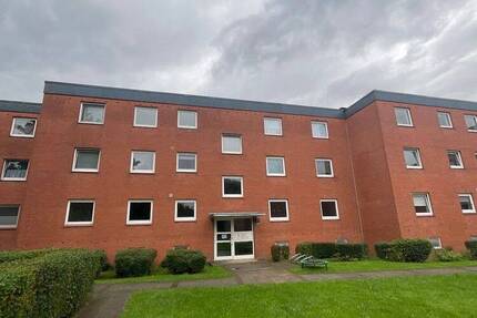 Frisch renovierte 3 Zimmer-Wohnung mit Balkon und Wannenbad mit Blick ins Grüne