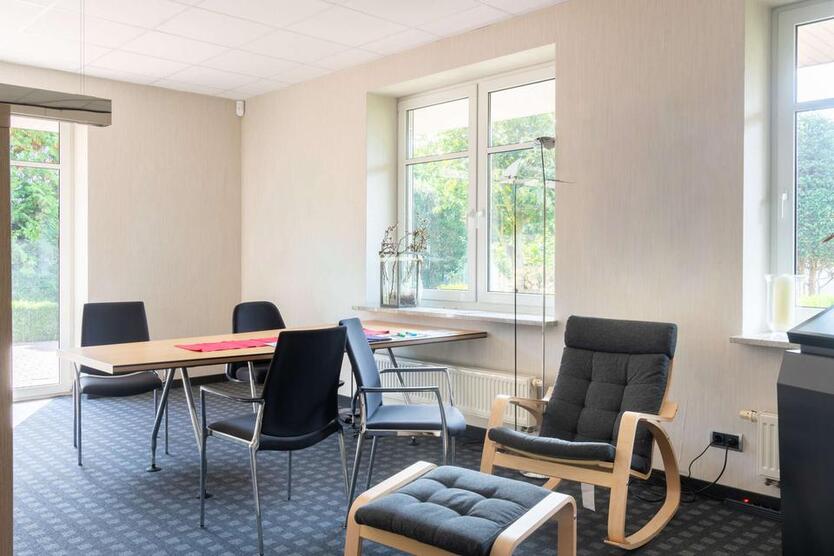 Großzügige Gewerbefläche mit flexibler Raumaufteilung und Wohnoption. Obj. 8989 zimmer