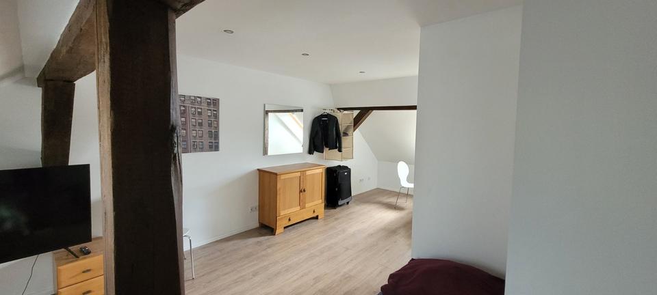 2,5 Zimmer DG Atelierwohnung 2.5 zimmer