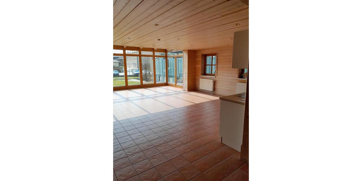 Wohnen auf Zeit Hunderdorf - 3 Zimmer, 165 m&sup2;, 685&euro; | Angebot:26285336