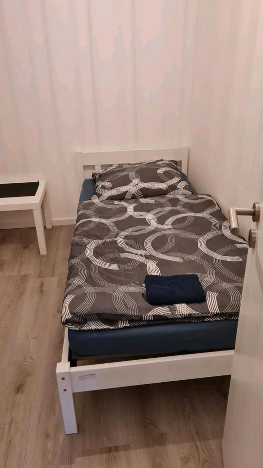 MonteurWohnungen 3 SchlafZimmer Bad Küche WohnZimmer balkon