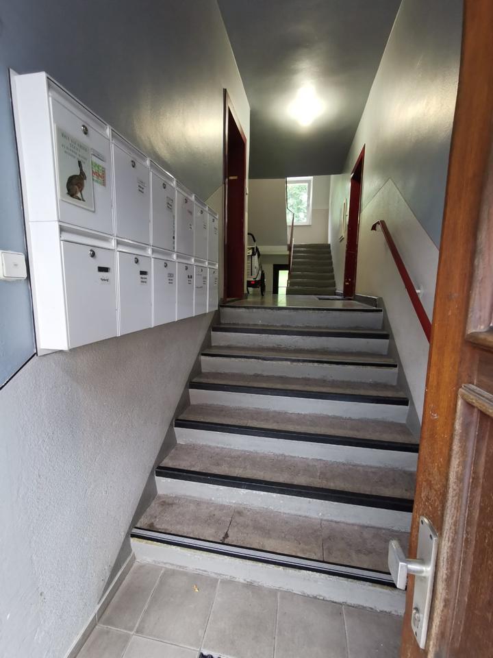 gegenüber St. Bernward - neues Bad - Laminat - Keller - Garten