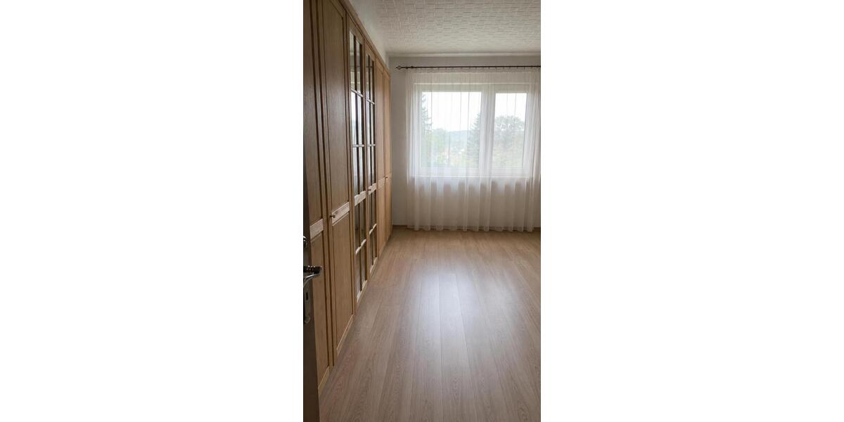 Hochparterre Seifhennersdorf - 3 Zimmer, 58 m&sup2;, 260&euro; | Angebot:26698396