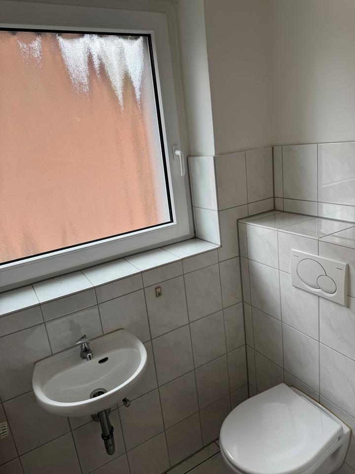 Helle 3 Zimmer großzügig geschnitten Wohnung in Schmachtdendorf zimmer
