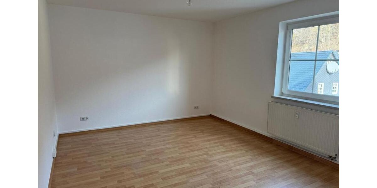 Etagenwohnung Mülsen - 2 Zimmer, 72 m&sup2;, 487&euro; | Angebot:24732439