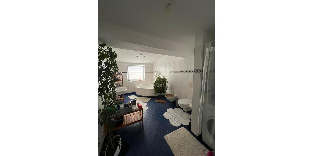 Dachgeschoßwohnung Herborn - 1 Zimmer, 90 m&sup2;, 850&euro; | Angebot:25947880