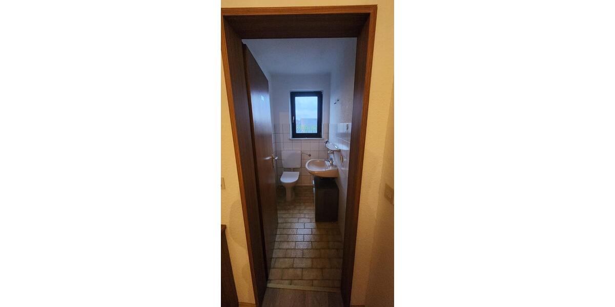 Etagenwohnung Hohenroth - 4 Zimmer, 130 m&sup2;, 1.000&euro; | Angebot:20981297