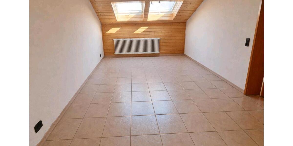 Einfamilienhaus Pfullingen - 8 Zimmer, 250 m&sup2;, 2.000&euro; | Angebot:25944485