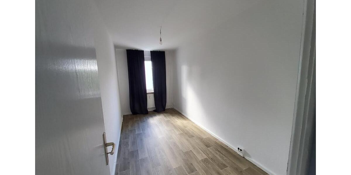 Etagenwohnung Hermsdorf - 3 Zimmer, 60 m&sup2;, 330&euro; | Angebot:25025813