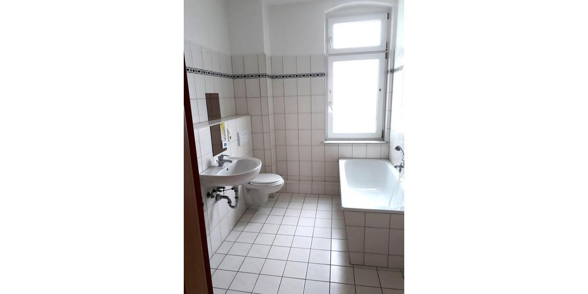 Etagenwohnung Werdau - 4 Zimmer, 99 m&sup2;, 495&euro; | Angebot:25381790