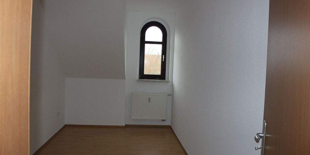 Etagenwohnung Weißenfels - 4 Zimmer, 104 m&sup2;, 675&euro; | Angebot:24834265