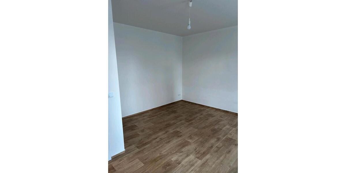 Dachgeschoßwohnung Neustrelitz - 3 Zimmer, 70 m&sup2;, 679&euro; | Angebot:24526039