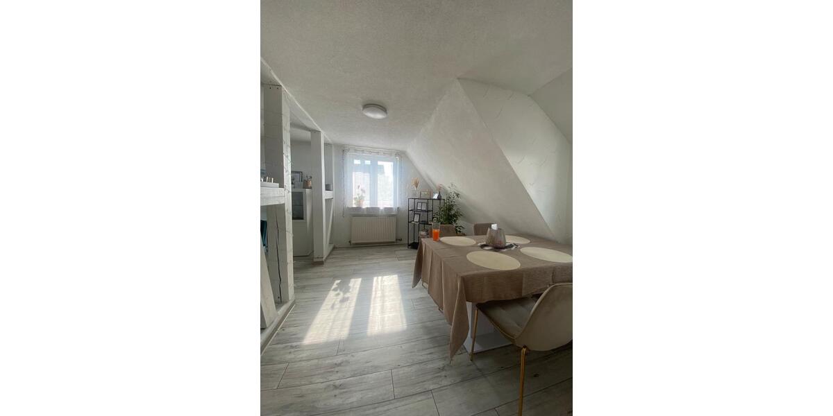 Dachgeschoßwohnung Gaildorf - 3.5 Zimmer, 90 m&sup2;, 1.100&euro; | Angebot:26581379