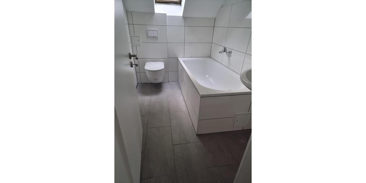 Dachgeschoßwohnung Werdohl - 2 Zimmer, 50 m&sup2;, 350&euro; | Angebot:25049478