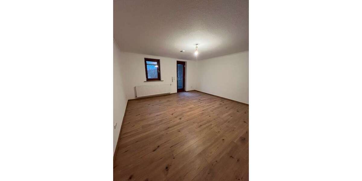Etagenwohnung Wiesbaden Biebrich - 1 Zimmer, 35 m&sup2;, 400&euro; | Angebot:25776659