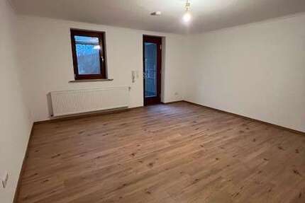 Wohnung Wiesbaden Biebrich - 1 Zimmer, 35 m&sup2;, 400&euro; | Angebot:25776659