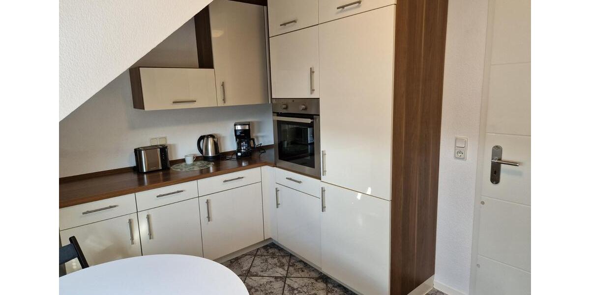 Dachgeschoßwohnung Wiesbaden Bierstadt - 3 Zimmer, 80 m&sup2;, 1.400&euro; | Angebot:24784334