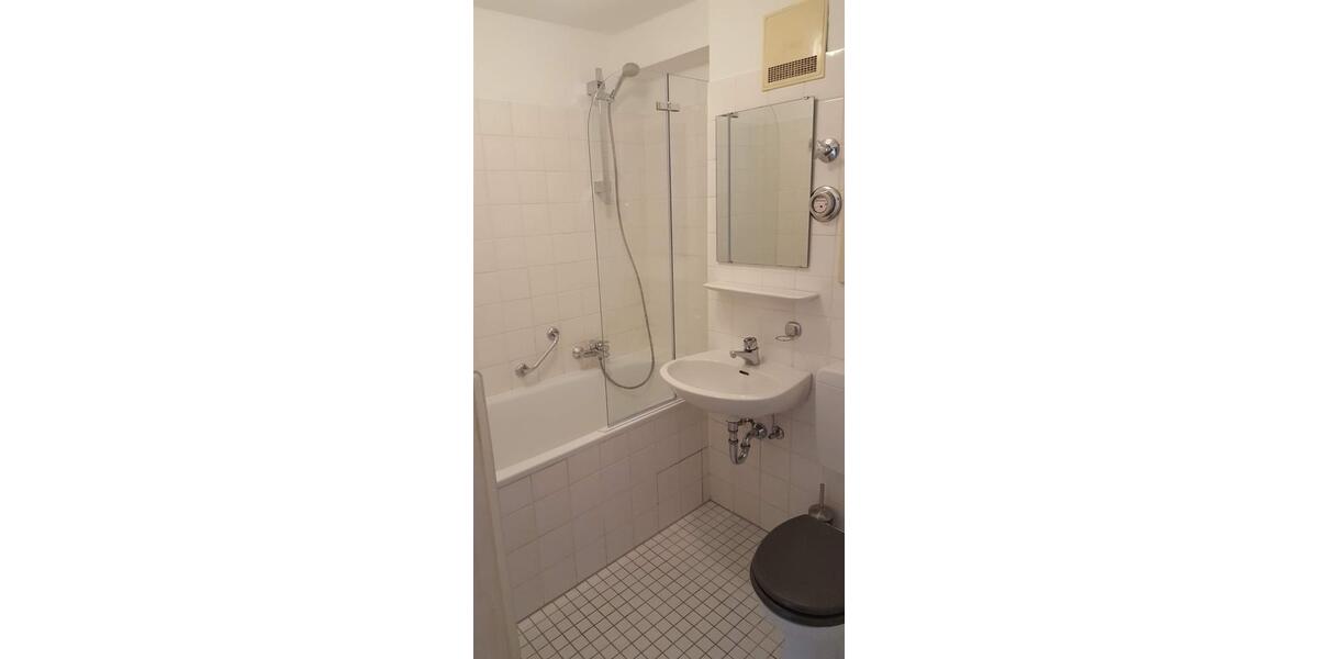 Möblierte 1-Zimmer-Wohnung warm mit EBK inkl TG-Platz, DSL, Strom 1 zimmer