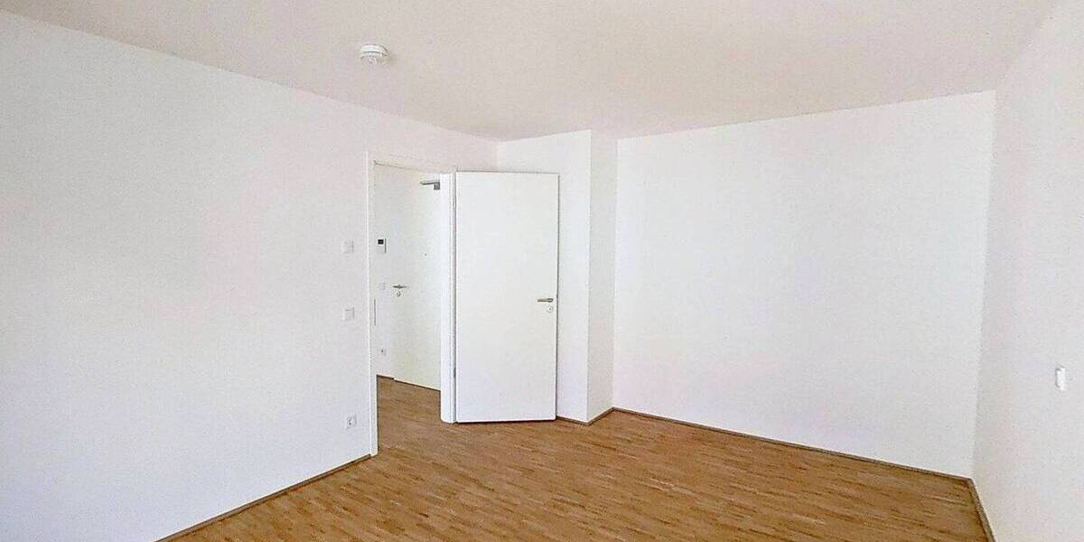 Etagenwohnung Saarbrücken St Johann - 2 Zimmer, 65 m&sup2;, 975&euro; | Angebot:26797795