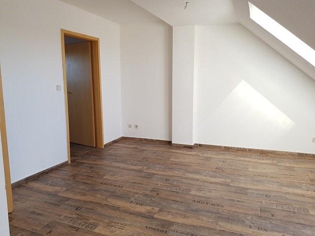 Dachgeschoßwohnung Altenburg - 2 Zimmer, 43 m&sup2;, 265&euro; | Angebot:25237118