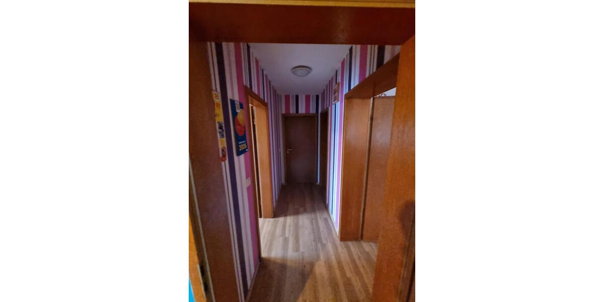Dachgeschoßwohnung Neukirchen - 5 Zimmer, 100 m&sup2;, 600&euro; | Angebot:26167041