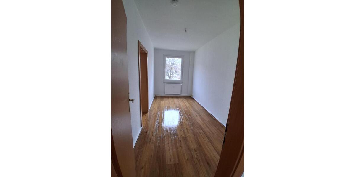 Etagenwohnung Querfurt - 4 Zimmer, 75 m&sup2;, 445&euro; | Angebot:26235228