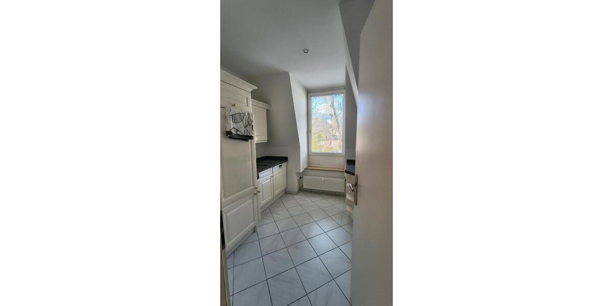 Dachgeschoßwohnung Berlin Steglitz-Zehlendorf - 2 Zimmer, 89 m&sup2;, 1.311&euro; | Angebot:26252262