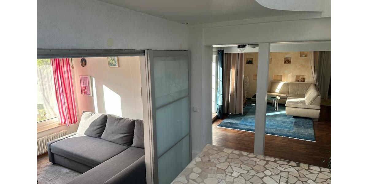 Maisonettenwohnung Stuttgart Vaihingen - 5 Zimmer, 140 m&sup2;, 2.150&euro; | Angebot:26548944