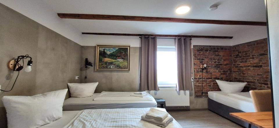 Wohnen auf Zeit Bielefeld Heepen - 11 Zimmer, 15 m&sup2;, 20&euro; | Angebot:26019216