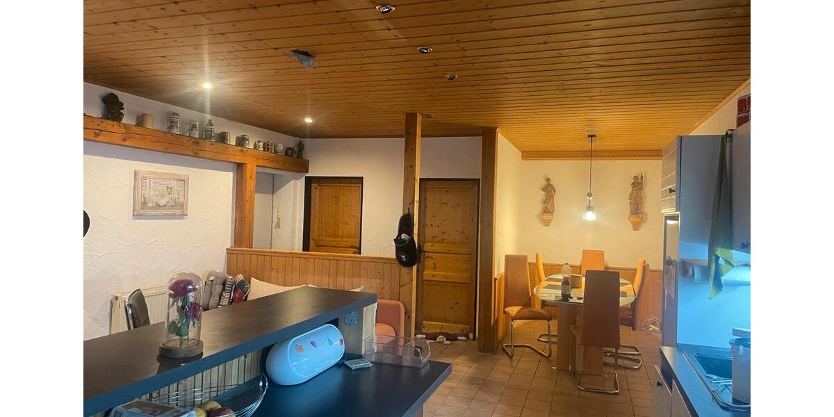 Etagenwohnung Lachen - 5.5 Zimmer, 180 m&sup2;, 1.600&euro; | Angebot:24593888