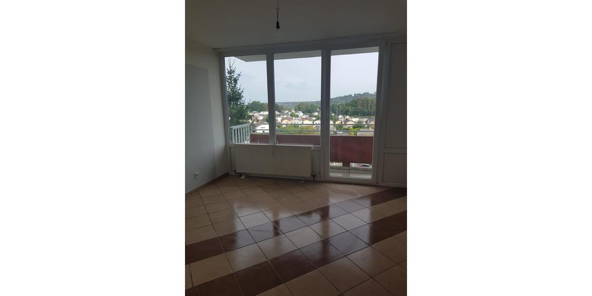 Etagenwohnung Wirges - 4 Zimmer, 98 m&sup2;, 1.300&euro; | Angebot:26603502